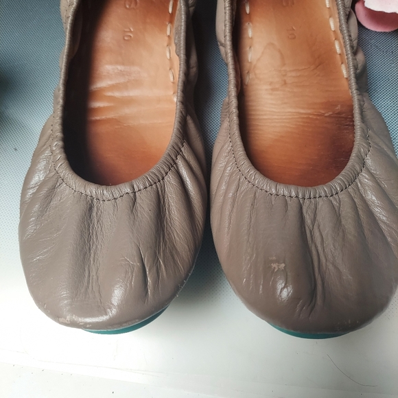 Tieks Taupe Ballet Flats office to dinner htf size 10 - Picture 2 of 7